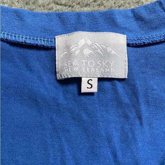 🦄5 for $30🦄 New Zealand tee - Picture 2 of 2